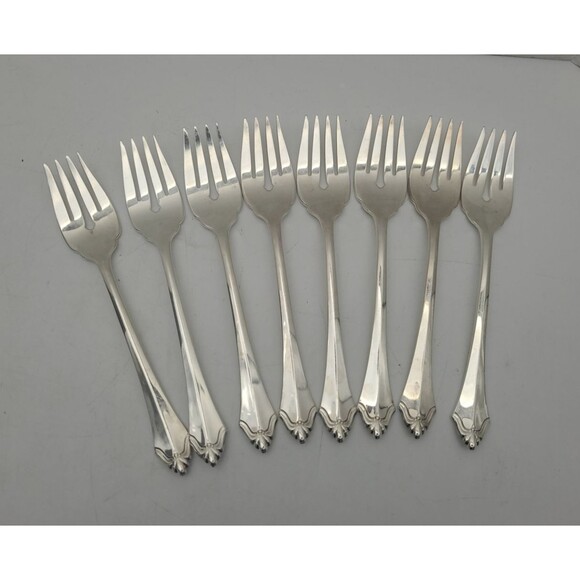 Set 8 Oneida Heirloom Community BELCOURT Silverplate Salad Forks Flatware - Picture 1 of 7